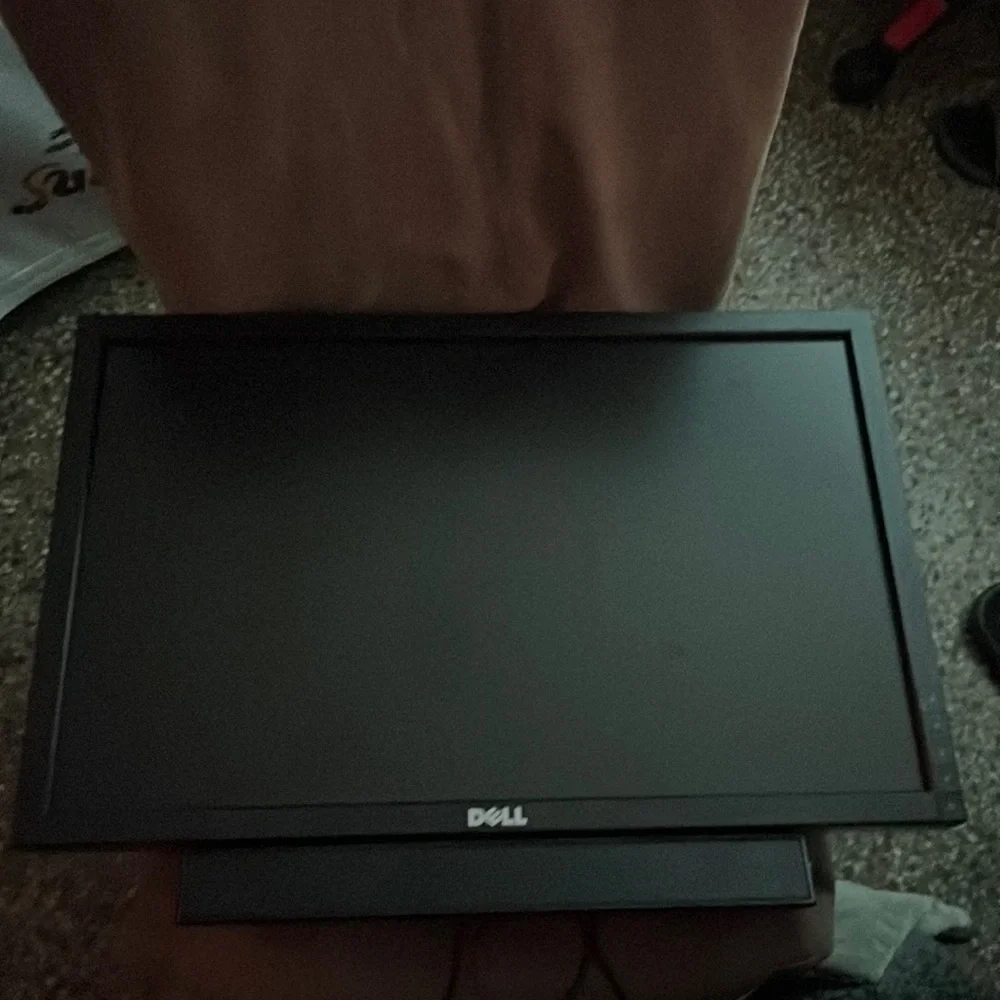 Monitor (INCLUDES WITH SPEAKER)